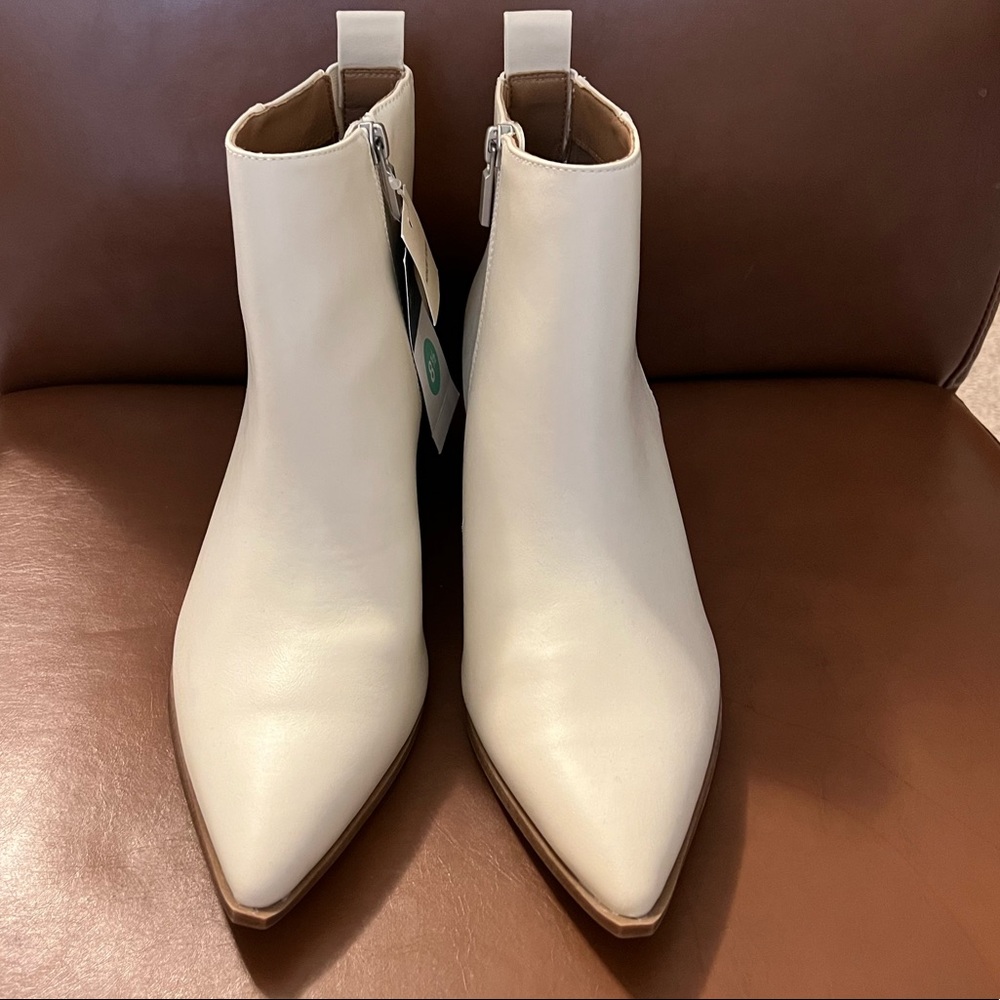 White/cream booties
